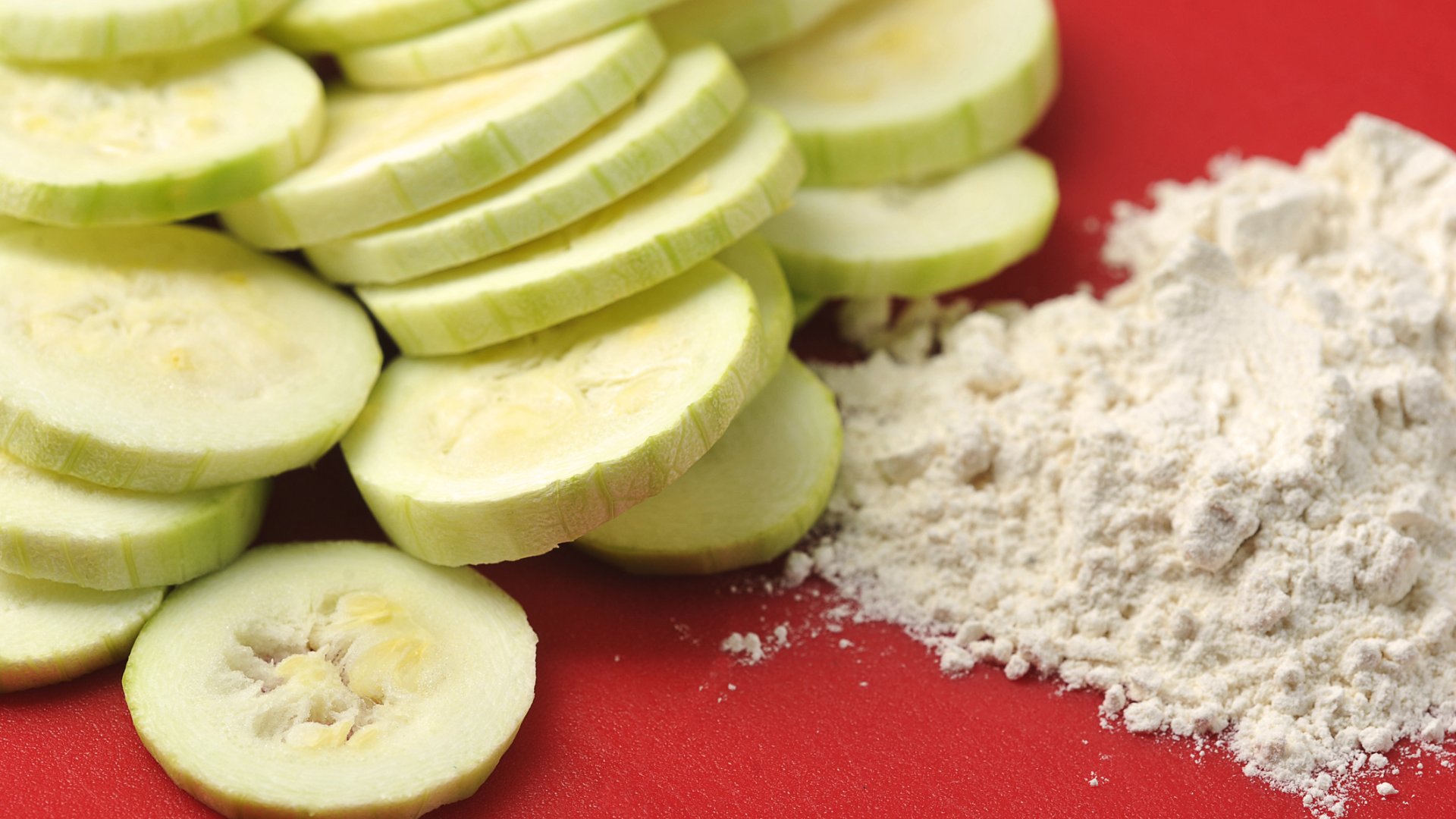 Túl sok cukkini termett a kertedben? - Készíts házi lisztet cukkiniből!