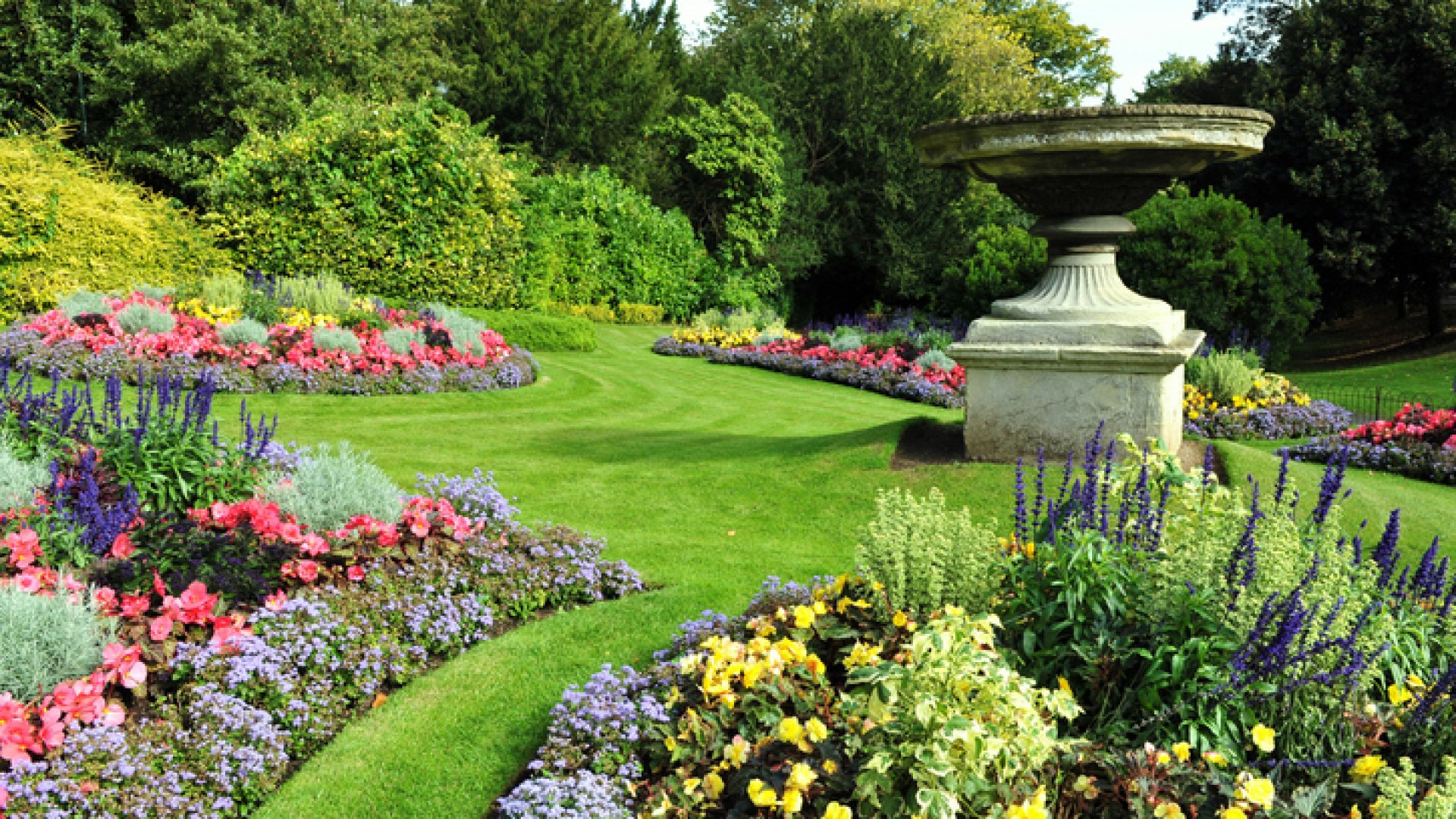 Egy csepp Anglia a Pilisbe zárva: ez hazánk egyik legszebb, látogatható kertje!