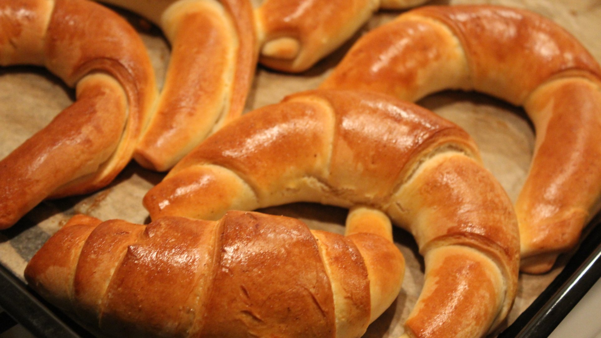 Süss medvehagymás kiflit, mutatom, hogyan!