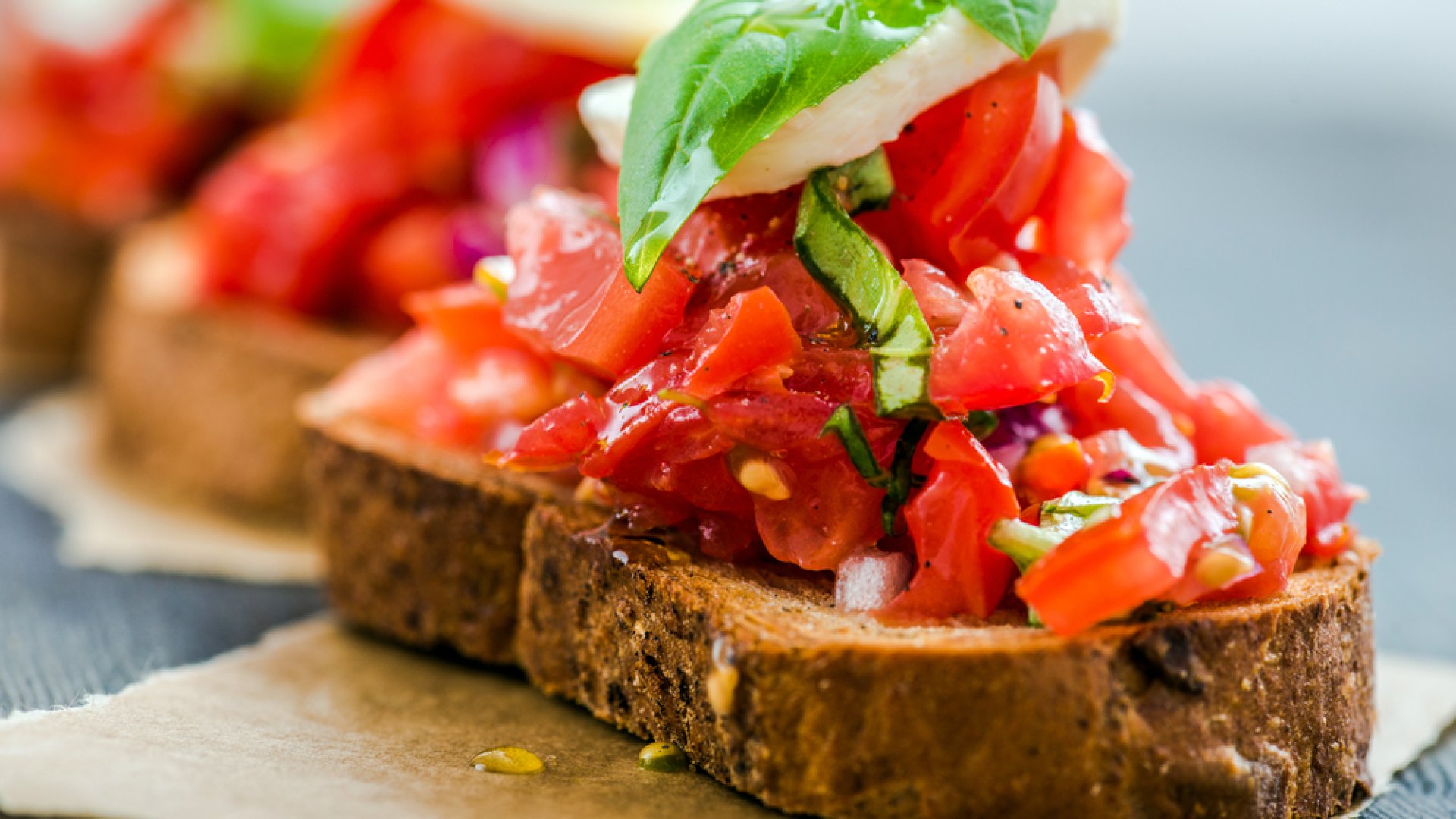 Ezt az olasz ételt készítsd el a nyár utolsó paradicsomjaiból