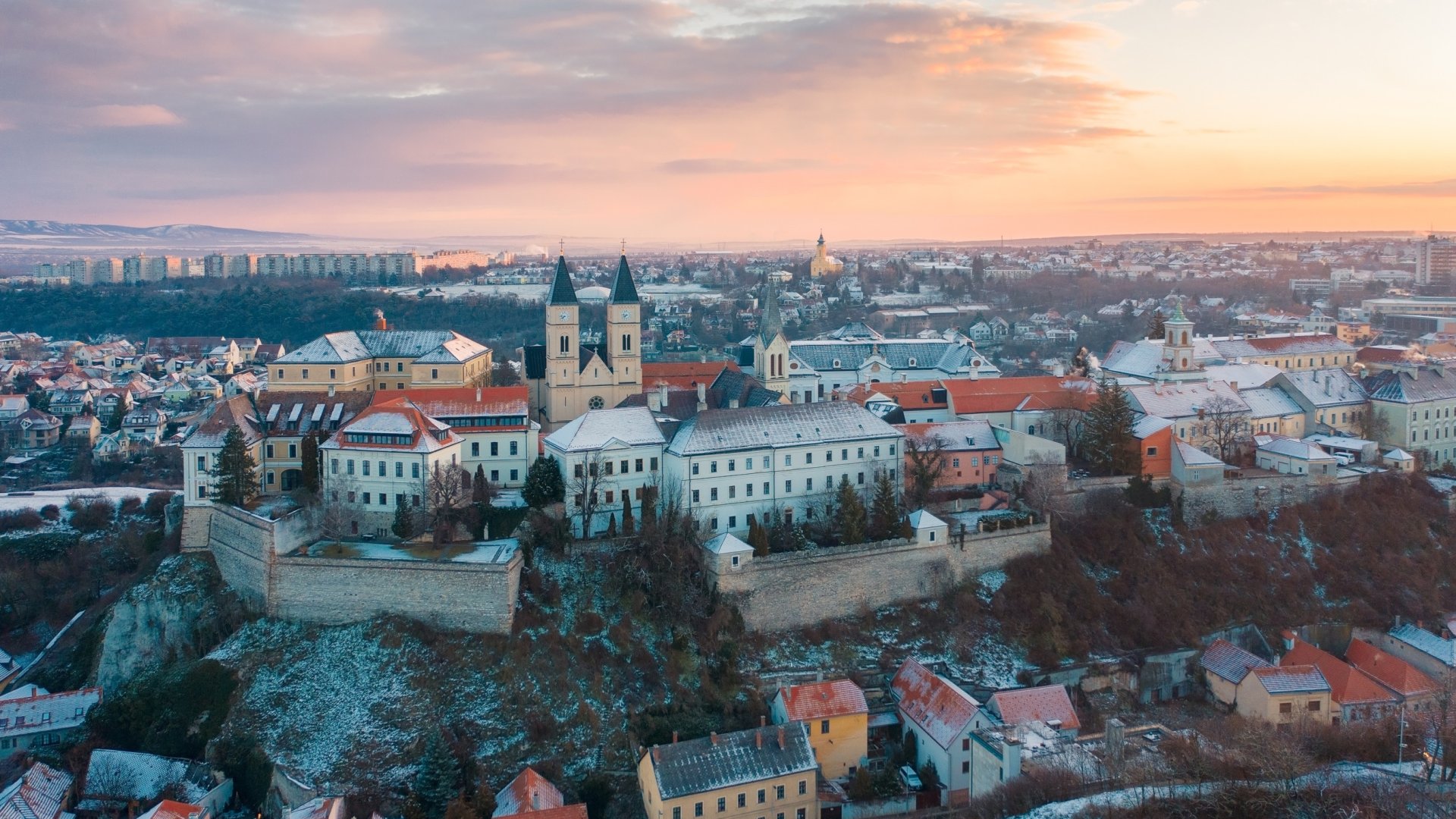 Hogyan lett Veszprém Európa kulturális fővárosa? – Ezt kell tudni a veszprémi várnegyed megújításáról Hogyan lett Veszprém Európa kulturális fővárosa? – Ezt kell tudni a veszprémi várnegyed megújításáról