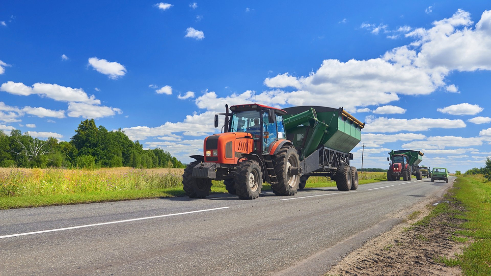 Az aratás miatt fokozott figyelmet kér a járművezetőktől az agrárgazdasági kamara Az aratás miatt fokozott figyelmet kér a járművezetőktől az agrárgazdasági kamara