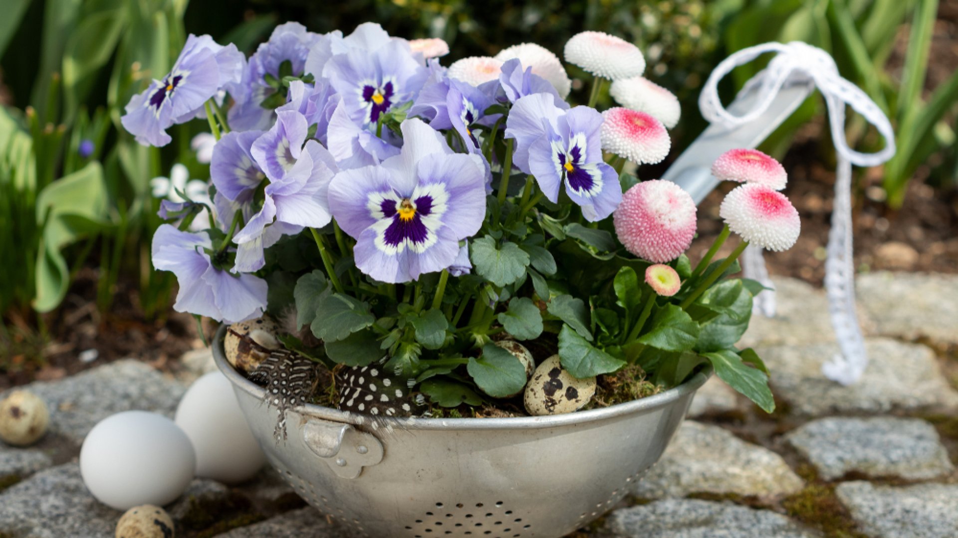 Így dobd fel a kertedet egyszerűen, fillérekből: kreatív kerti dekoráció ötletek