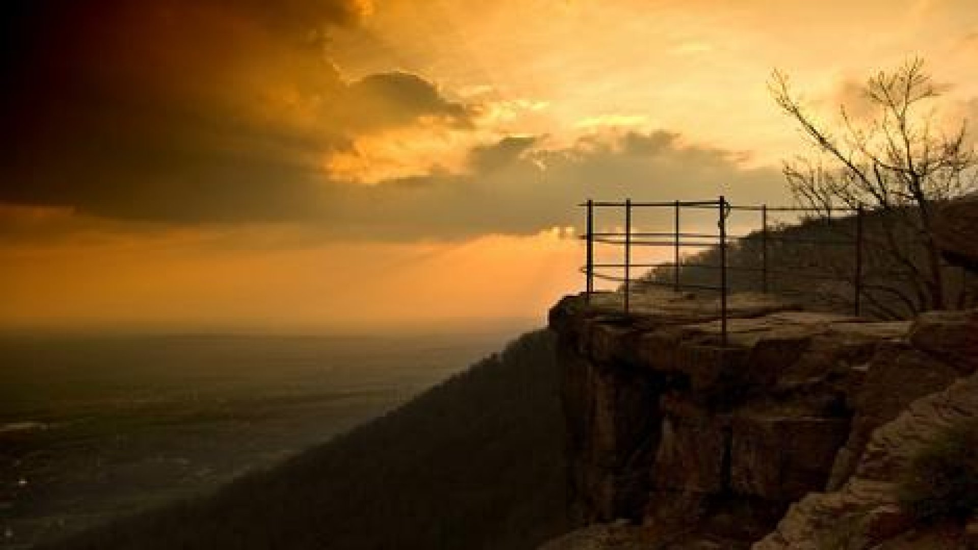 Az egyik legszebb tavaszi kilátóhely – Kirándulás a Zsongorkő kilátóhoz