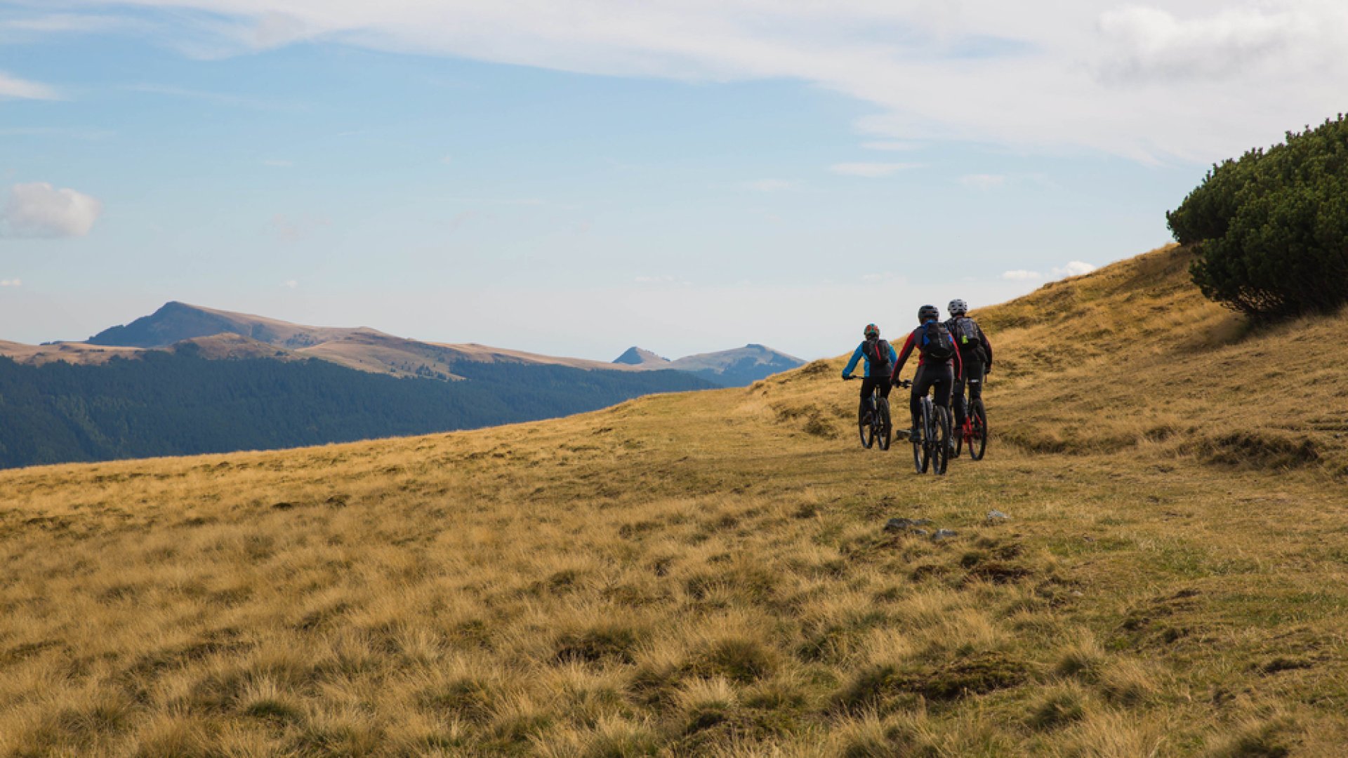 Kerékpárutakkal kötik össze az Erdélyi-szigethegység látványosságait