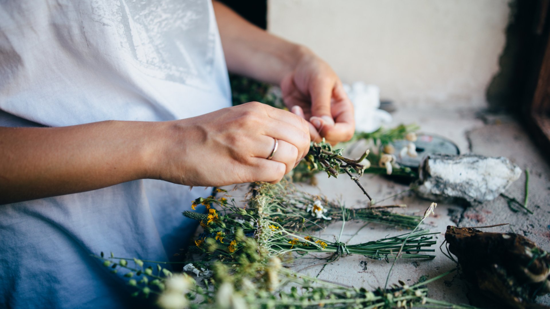 Így készíthetsz házi szappant szárított növényekkel nagyon egyszerűen
