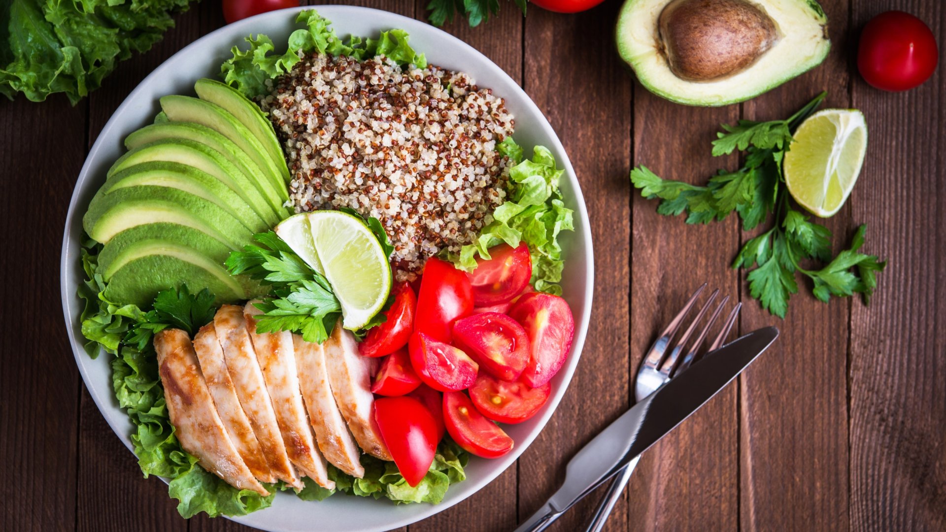 Fitt receptek az évkezdéshez: nem kell salátán élned!