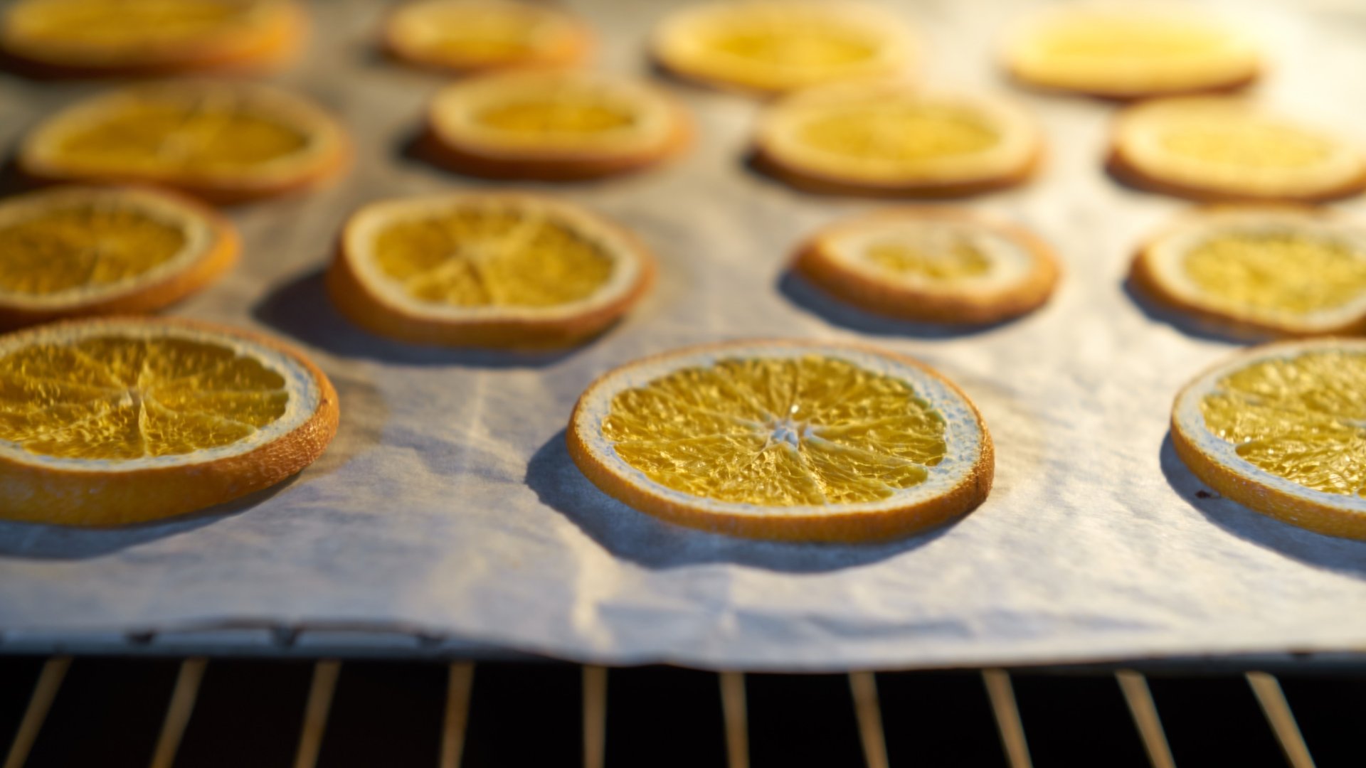 Hogyan szárítsunk narancsszeleteket karácsonyi díszekhez – Így marad extrán illatos!