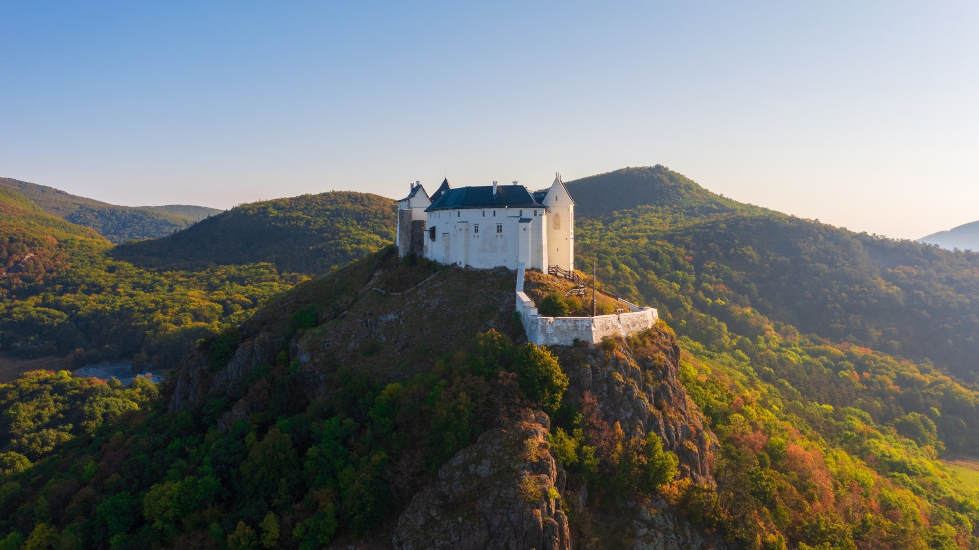 Egy csodálatos nap Magyarország legszebb fellegváránál – Kirándulás a Füzéri várhoz