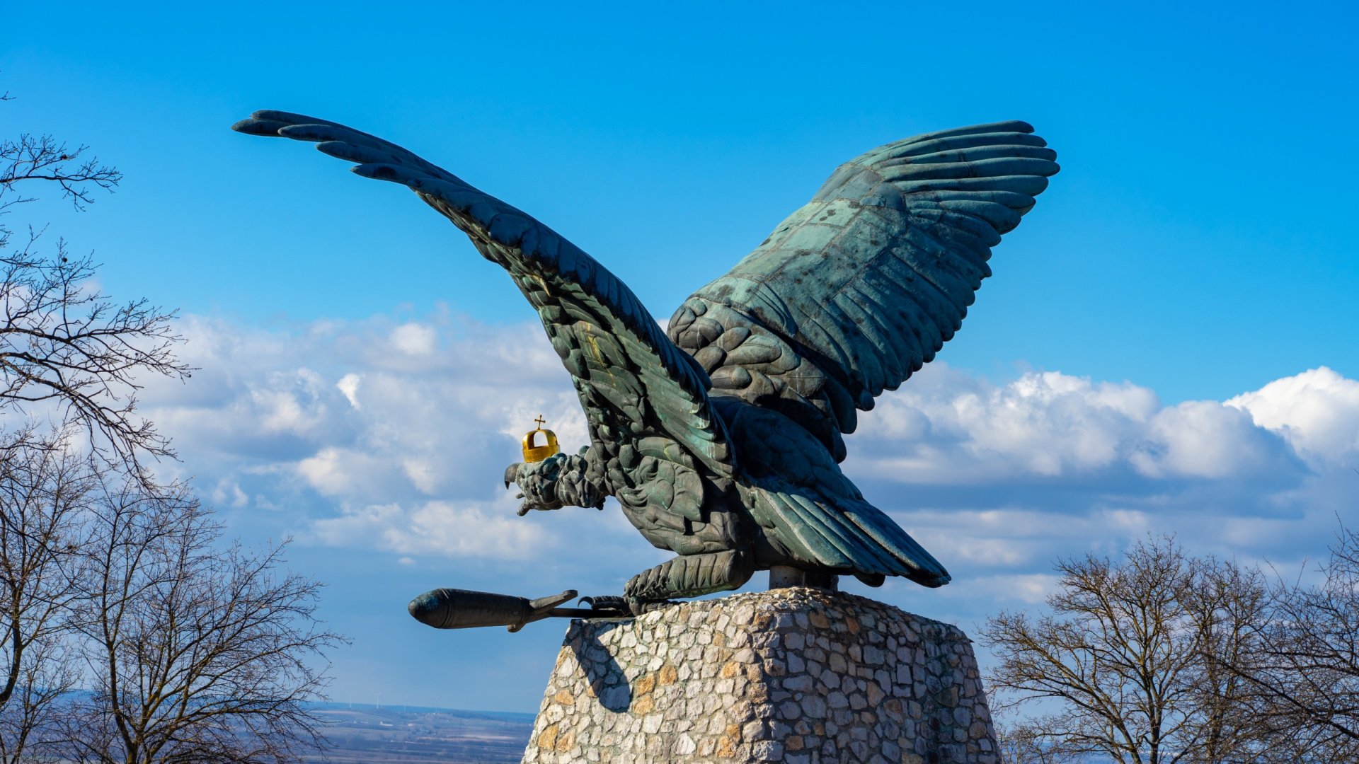 Kirándulás a Gerecse szélén – Túra a Turul-emlékműhöz, a Szelim-barlanghoz és a Ranzinger Vince-kilátóhoz