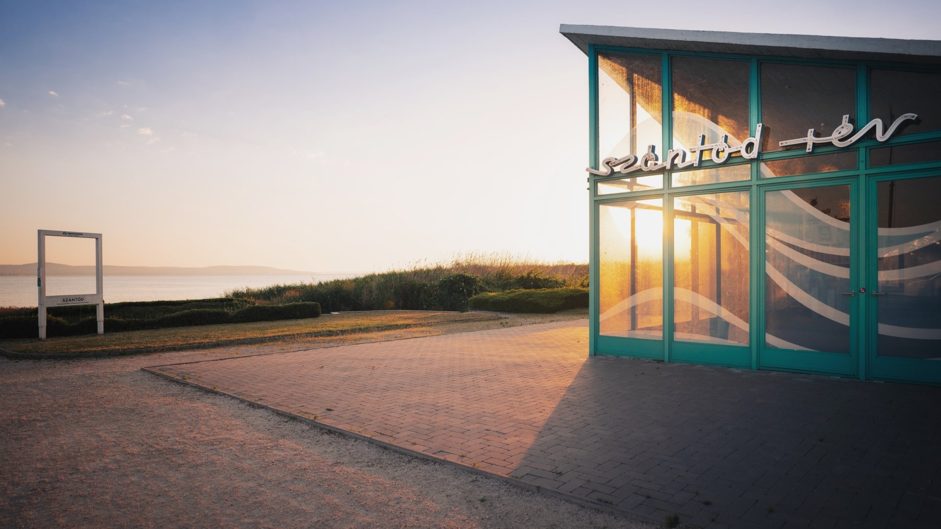 Különleges balatoni látnivalók – Kirándulás a Molyhos Tölgy Pihenőteraszhoz