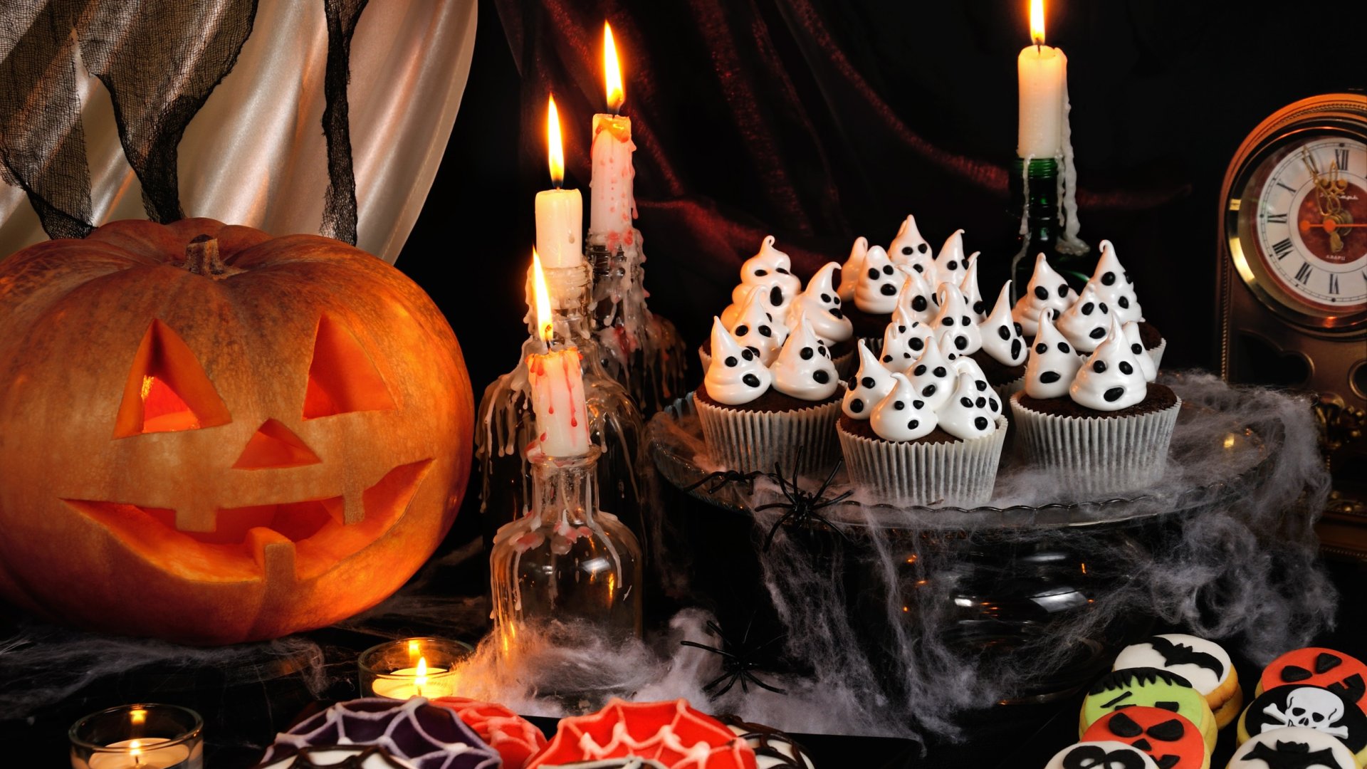 Halloweeni asztaldísz ötletek – 5 kísérteties összeállítás a rémisztő vacsorákhoz Halloweeni asztaldísz ötletek – 5 kísérteties összeállítás a rémisztő vacsorákhoz