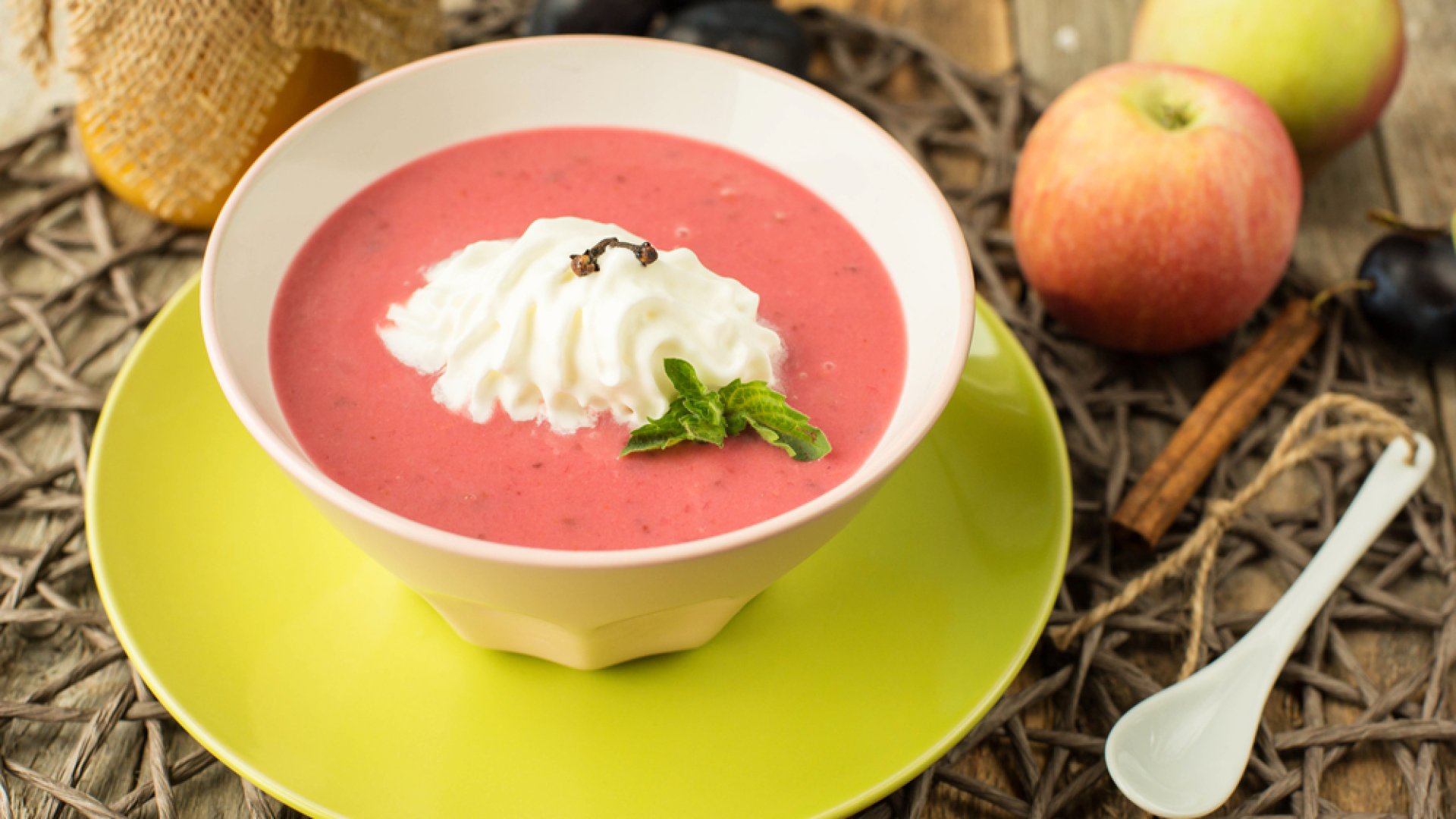 Egyszerű szilvaleves recept