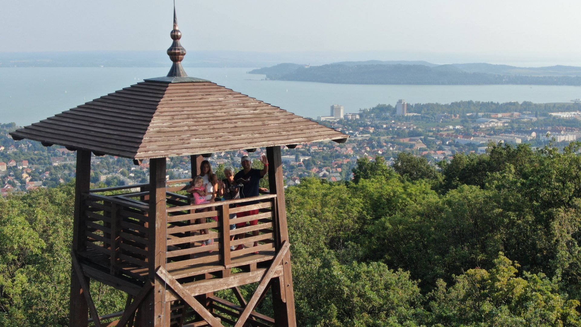Csodáld meg a Balatont madártávlatból! Mutatunk 5 kilátót a meseszép balatoni panorámáért! Csodáld meg a Balatont madártávlatból! Mutatunk 5 kilátót a meseszép balatoni panorámáért!