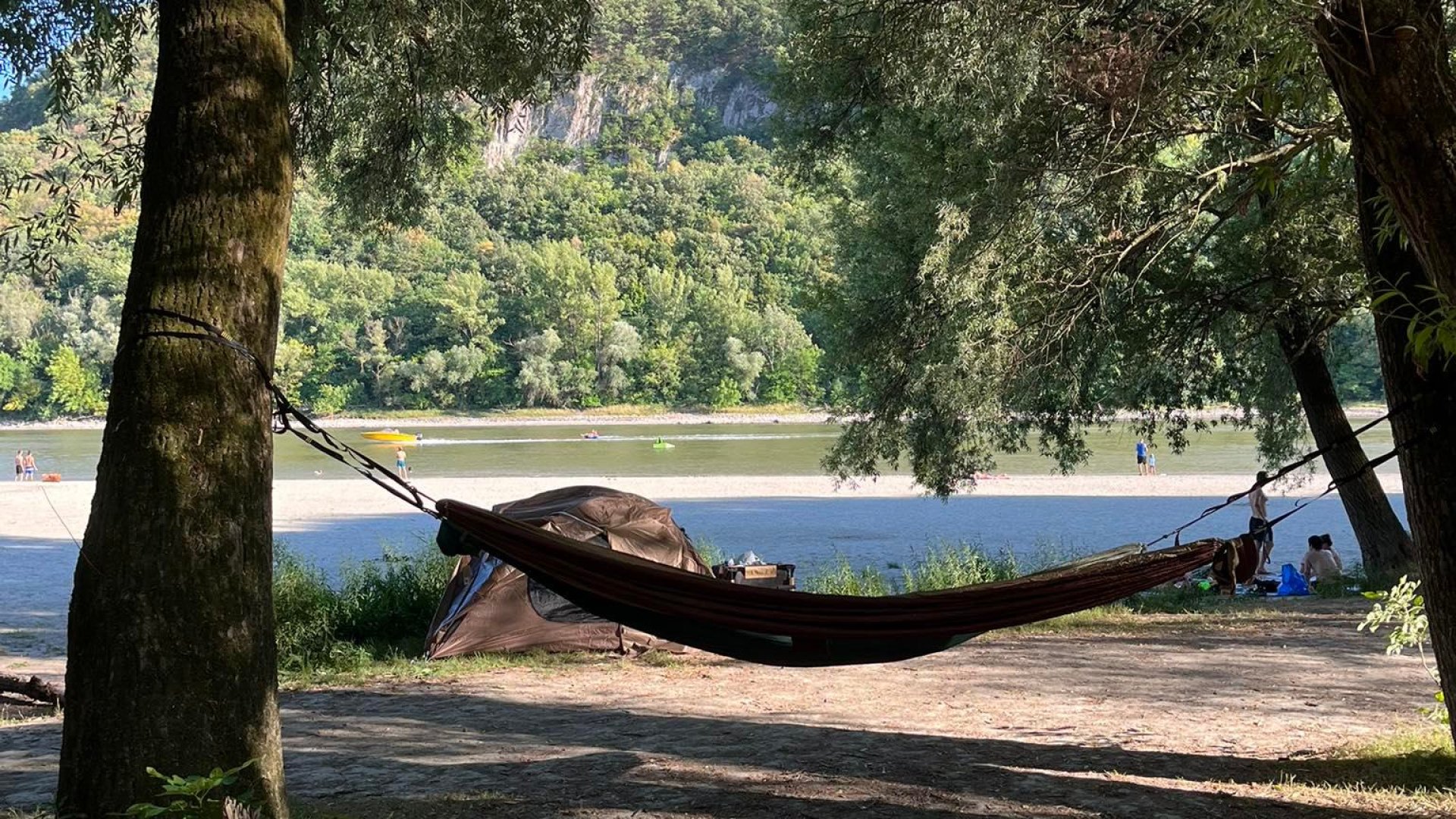 Strandolás Budapesthez közel – Irány a Szentendrei-sziget legjobb strandjai!