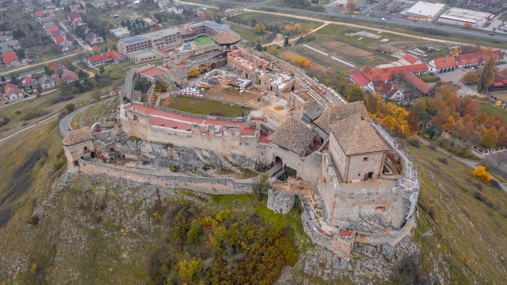 Mit tudunk csinálni a Balatonnál, ha esőt mondanak a nyaralás alatt? – Mutatunk pár ötletet!