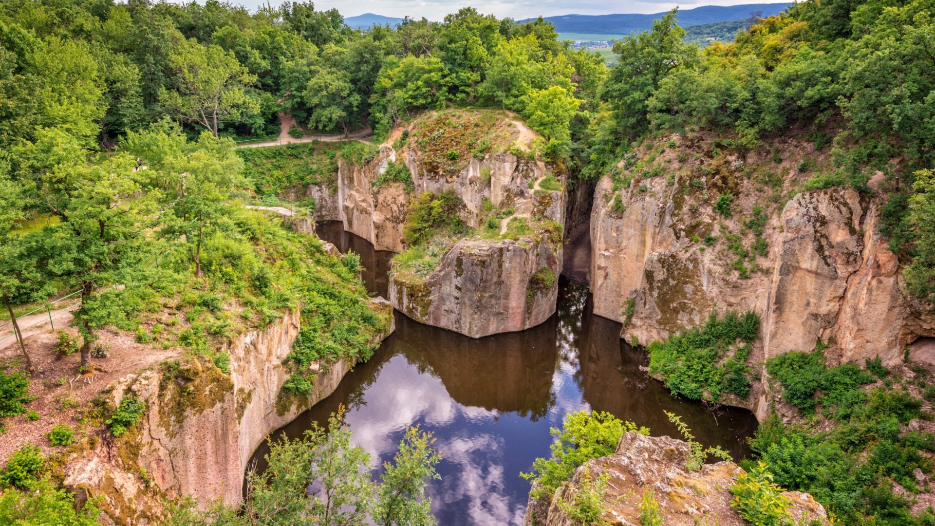Ismerd meg a Megyer-hegyi Tengerszemet!