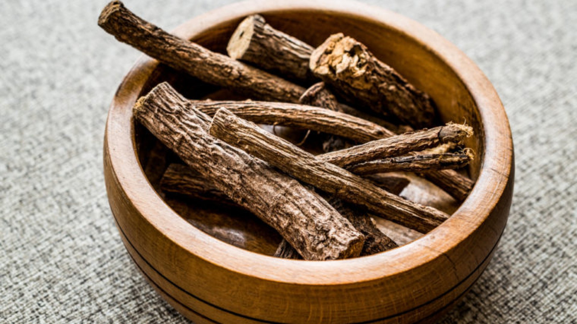 Minden, amit egy kertésznek az igazi édesgyökér termesztéséről tudnia kell