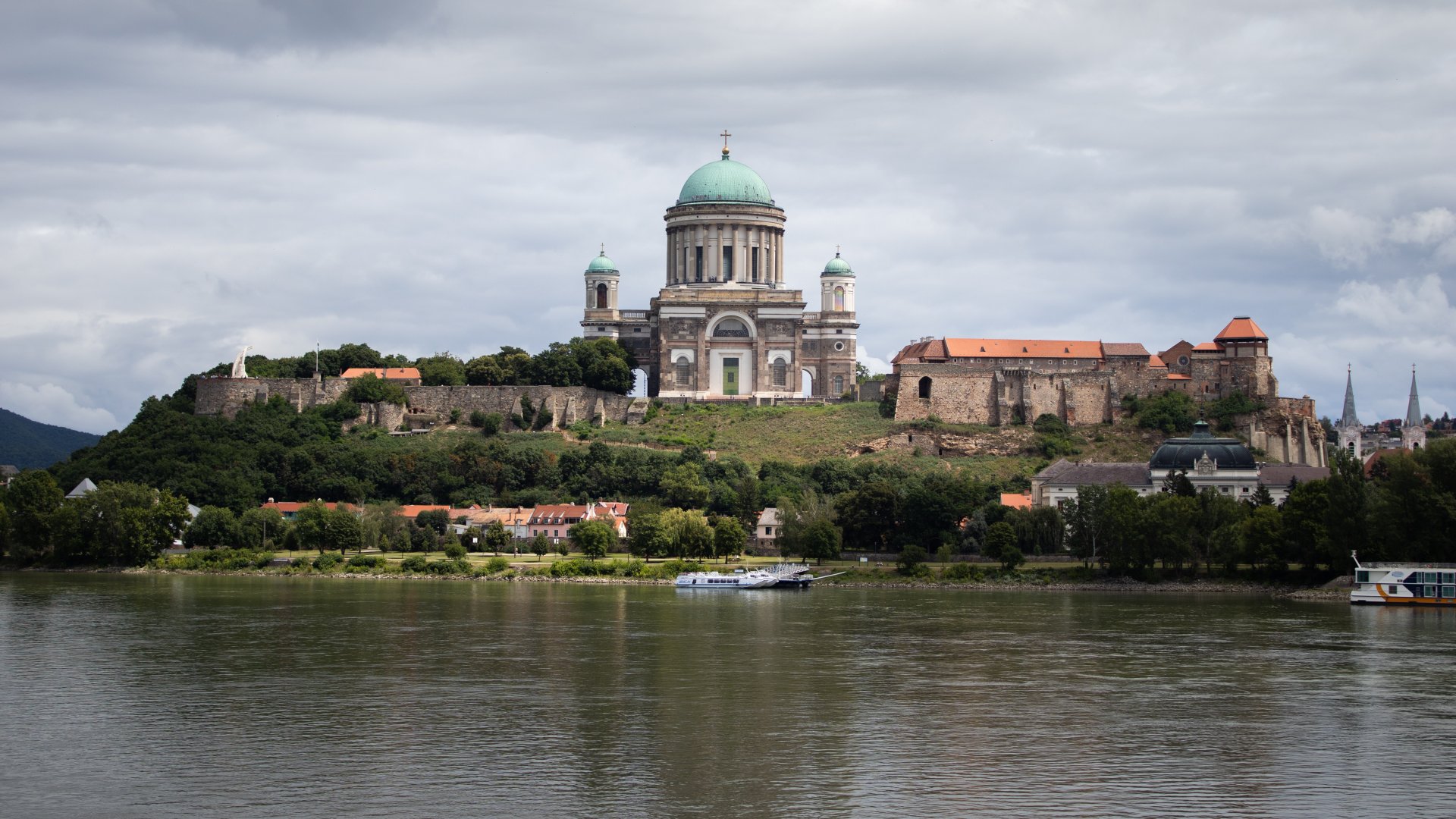 Ismerd meg te is Európa egyik legnagyobb templomát, az Esztergomi Bazilikát  Ismerd meg te is Európa egyik legnagyobb templomát, az Esztergomi Bazilikát