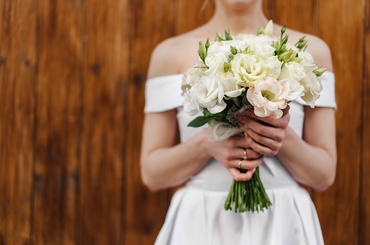 Mit szimbolizálnak az esküvői virágok?